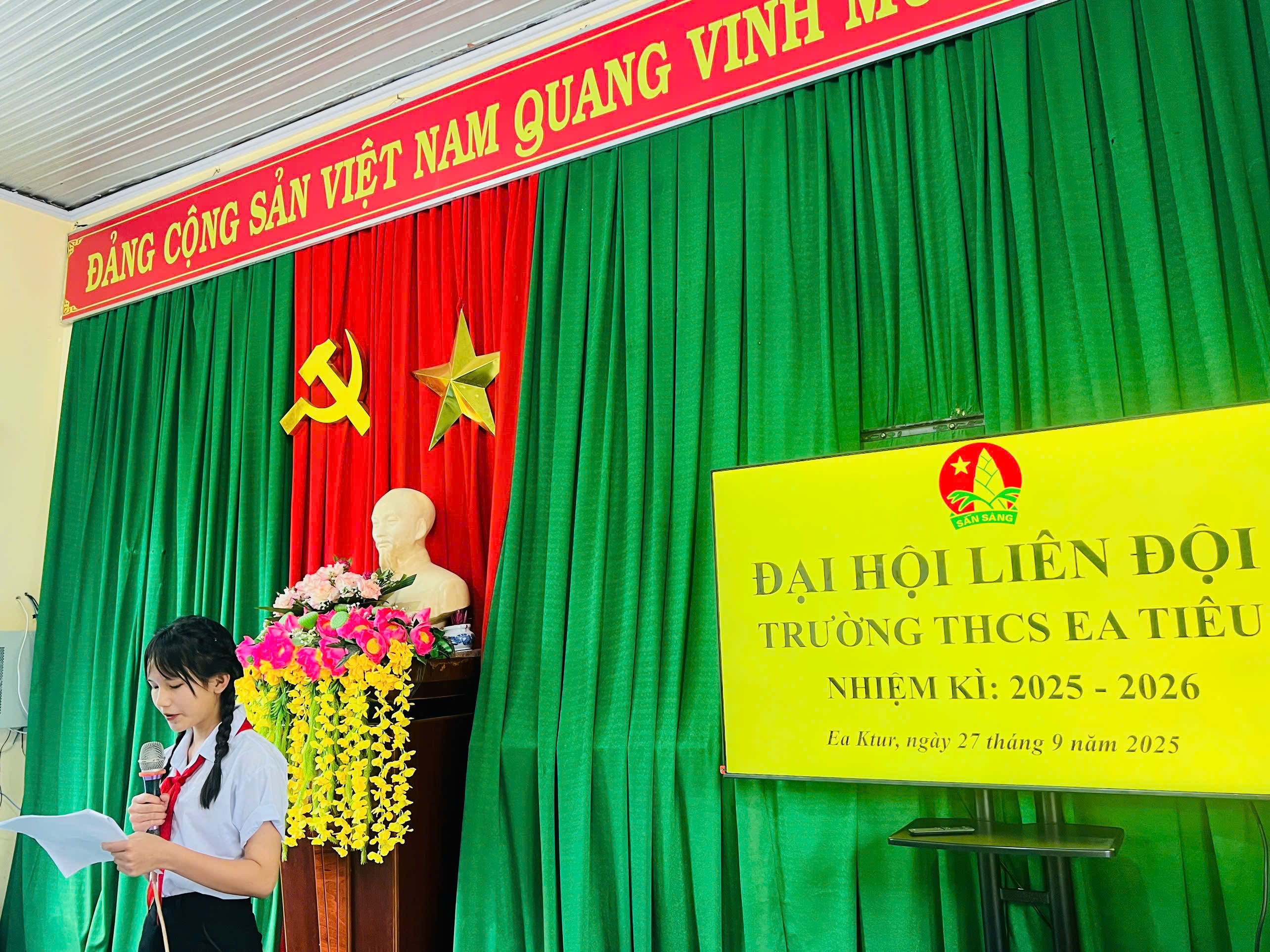 Đại hội Liên đội THCS Ea Tiêu năm học 2025-2026 thành công tốt đẹp